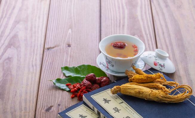 两个月孩子头皮有白色成片干屑-两个月孩子指甲缝脏-专业两个月宝宝母乳多久喂一次平台-两个月的婴儿指甲盖里像有脏东西是黑的是怎么回事