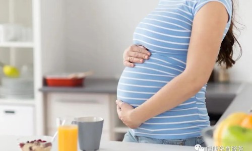 两个月孩子指甲缝脏-专业两个月宝宝母乳多久喂一次平台-两个月的婴儿指甲盖里像有脏东西是黑的是怎么回事